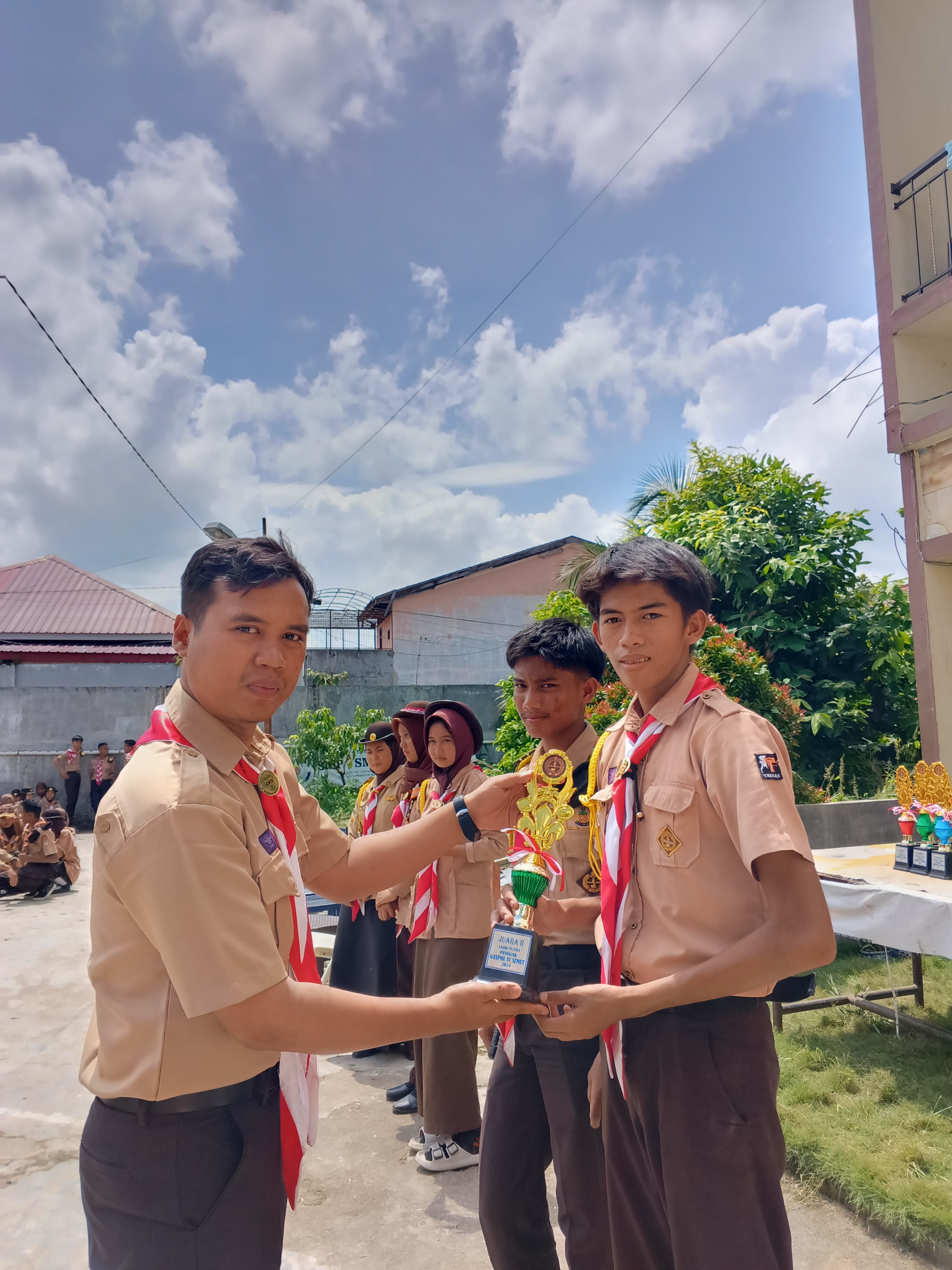 Juara I Fashion Show Putra